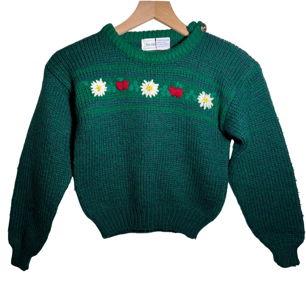 The Eagle's Eye Vintage Daisy Apple Embroidered Sweater in Green, Kids Small 7-8